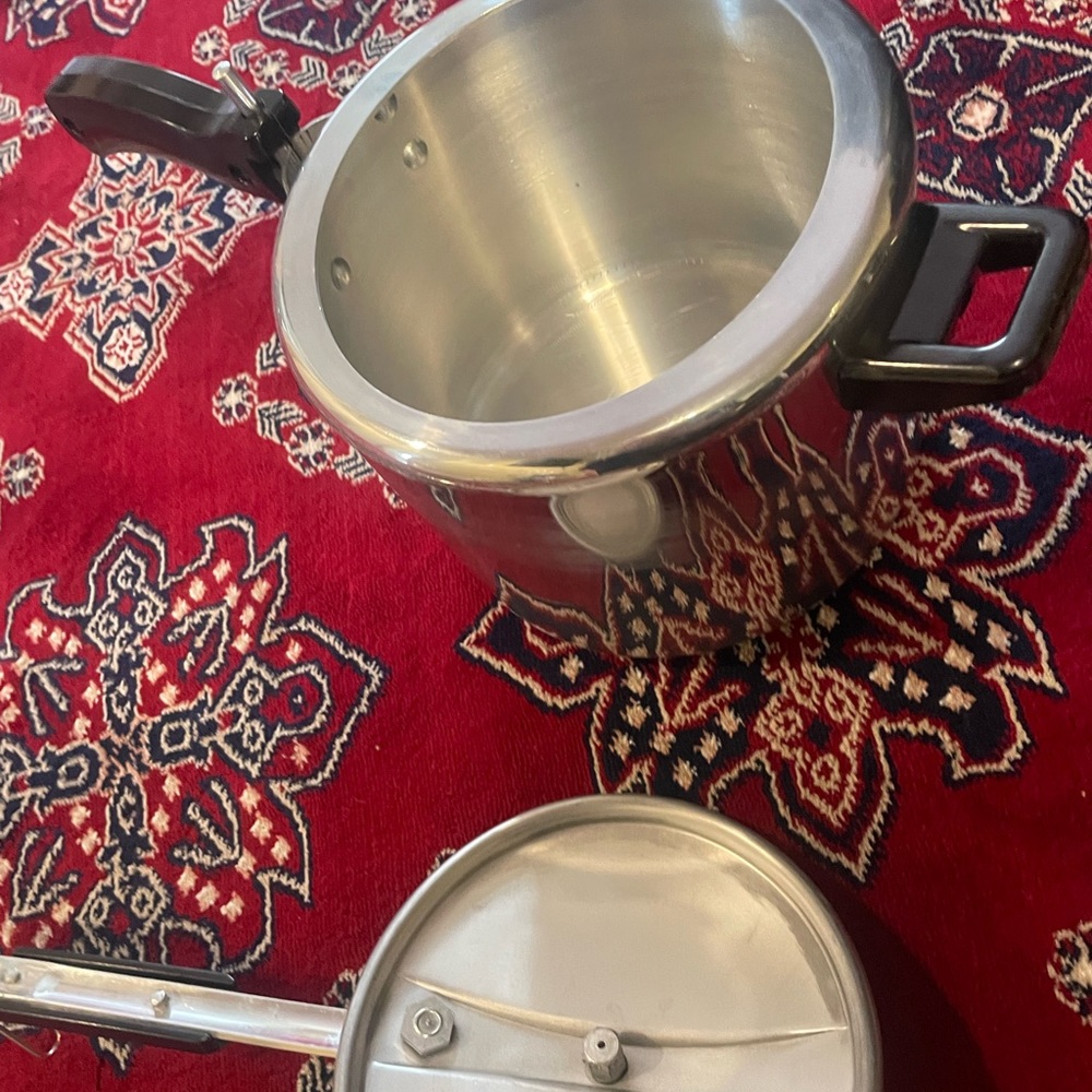 Pressure cooker - Picture 2 of 4
